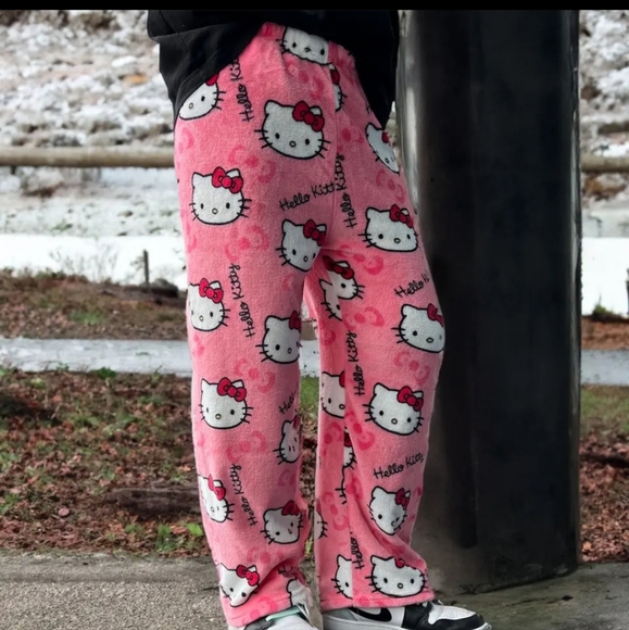 Hello Kitty Sherpa Pajama Pants - Picture 15 of 15